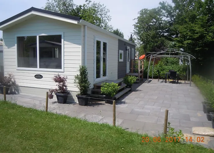 Chalet Watersportcamping De Hoge Waard *