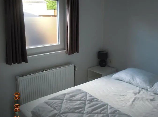 Chalet Watersportcamping De Hoge Waard