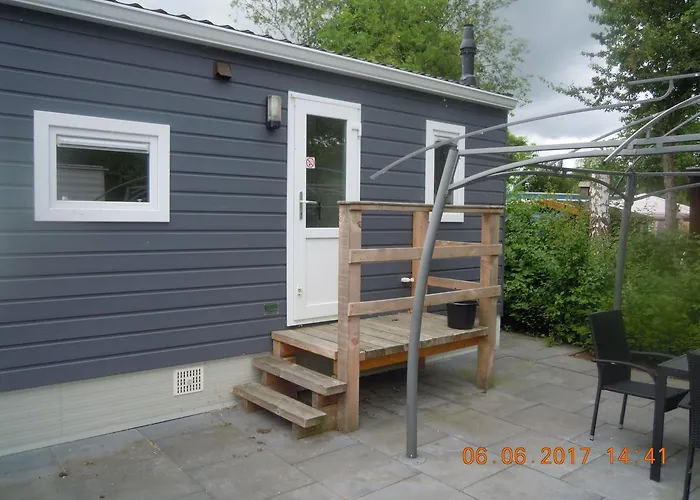 Chalet Watersportcamping De Hoge Waard *
