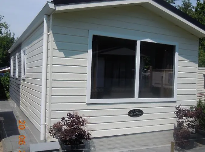 Watersportcamping De Hoge Waard Chalet