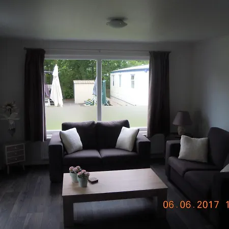 Watersportcamping De Hoge Waard Шале Andel